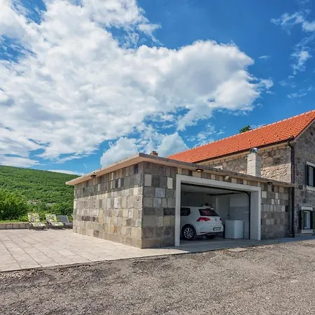 Stone Garden Villa, Heated Pool & Outdoor Cinema Βίλα