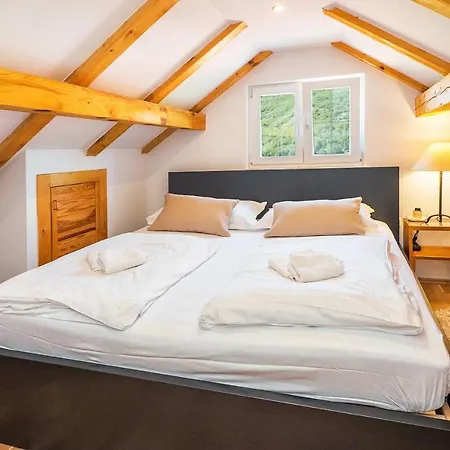 Stone Garden Villa, Heated Pool & Outdoor Cinema Trilj