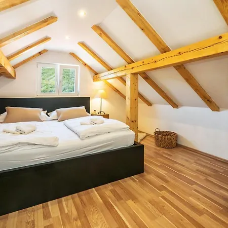 Stone Garden Villa, Heated Pool & Outdoor Cinema * Trilj