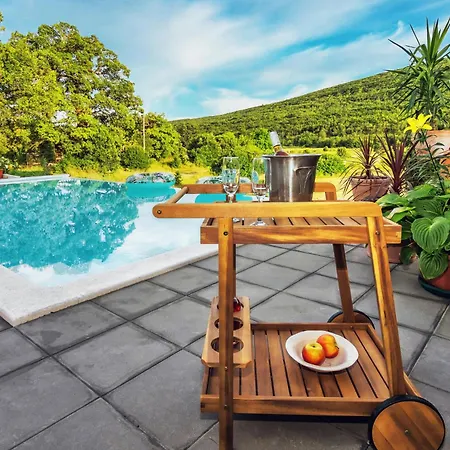 Stone Garden Villa, Heated Pool & Outdoor Cinema Βίλα Trilj