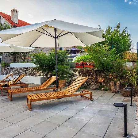 Βίλα Stone Garden Villa, Heated Pool & Outdoor Cinema *