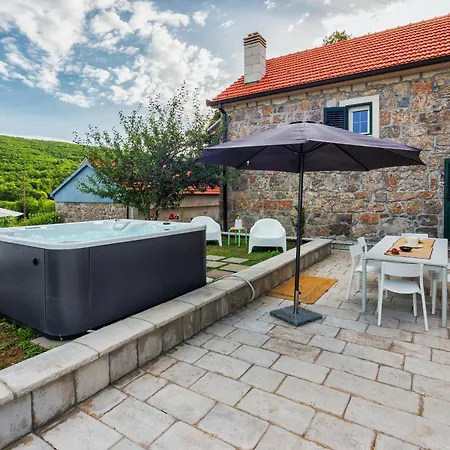 Βίλα Stone Garden Villa, Heated Pool & Outdoor Cinema Trilj