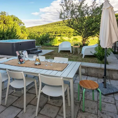 Βίλα Stone Garden Villa, Heated Pool & Outdoor Cinema *